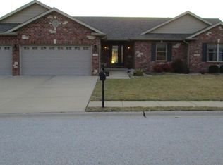 2112 Tuscany Ridge Ct, Maryville, IL 62062