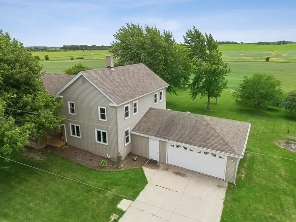 W3387 County Line Rd, Cleveland, WI 53015