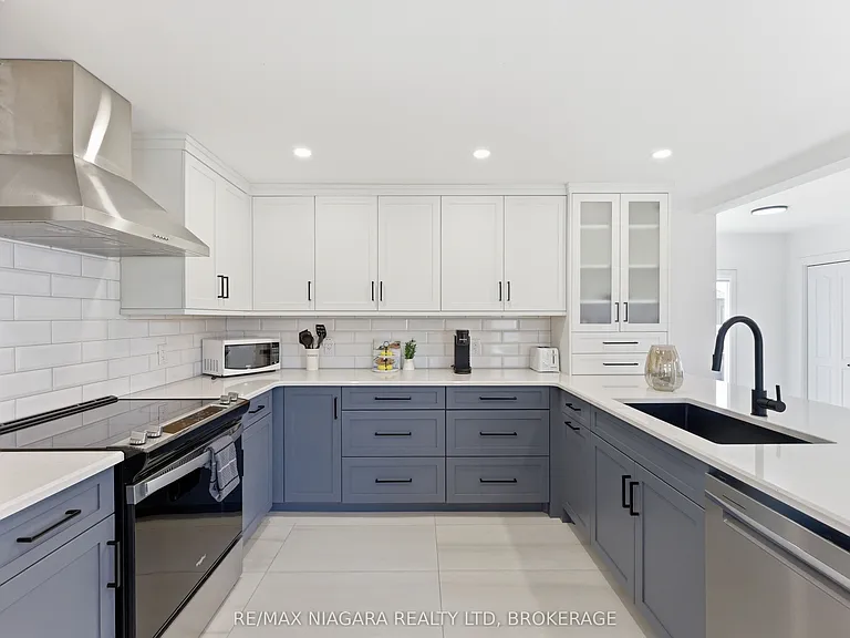 616 Lakeshore Rd — Photo 9