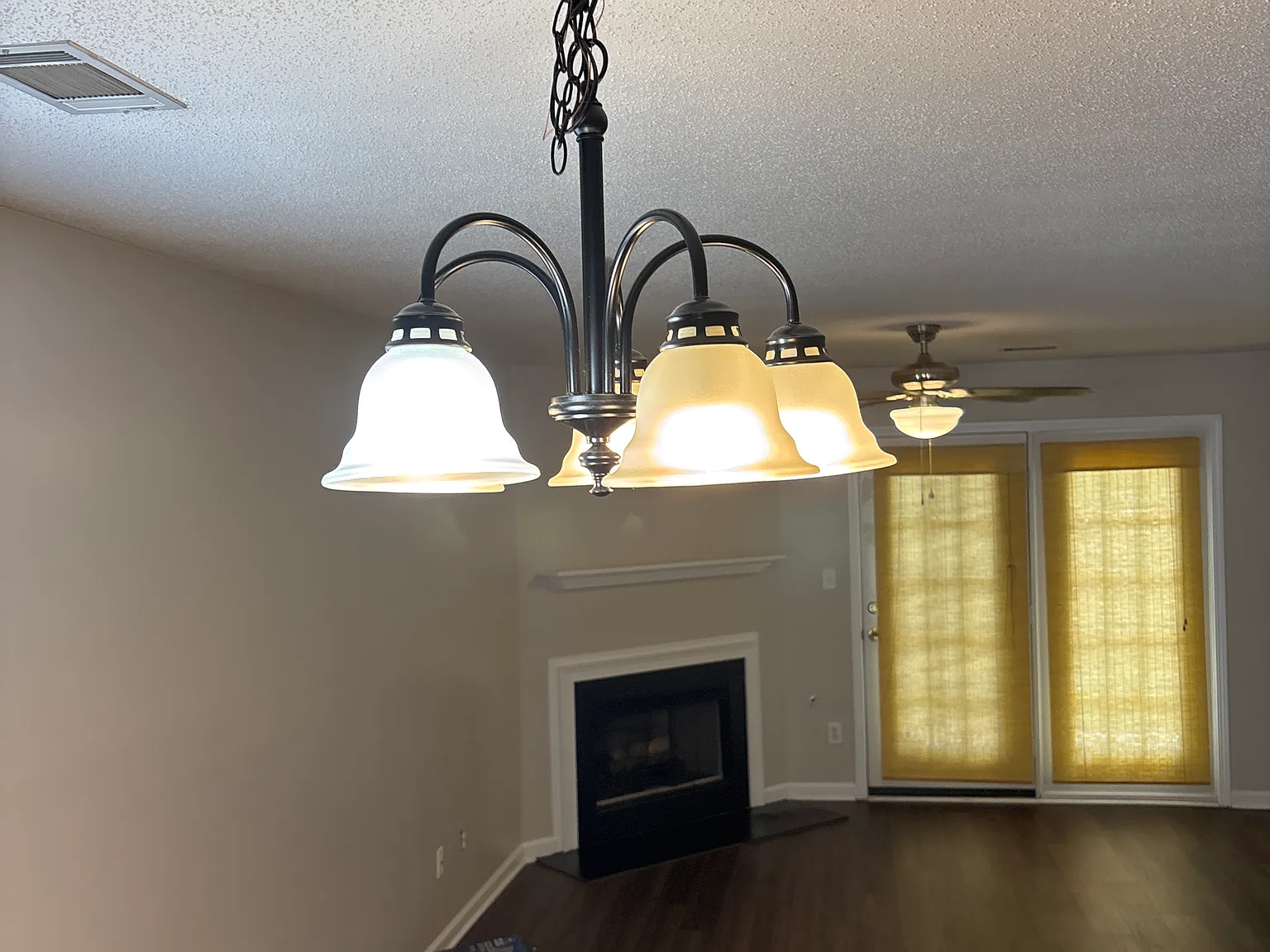 2 bed, 1092 sqft, $1,395 — Photo 4