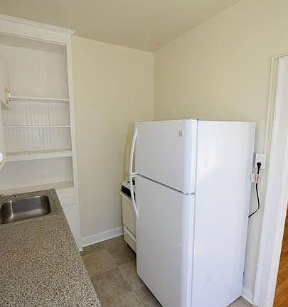3rd image of 938 Geary St APT 401
