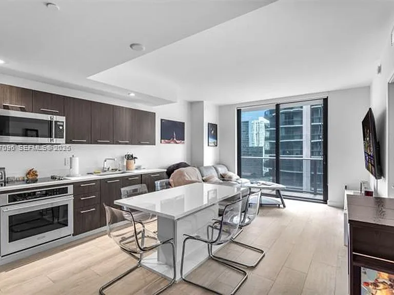 55 SW 9th St #CU-2407 — Photo 3