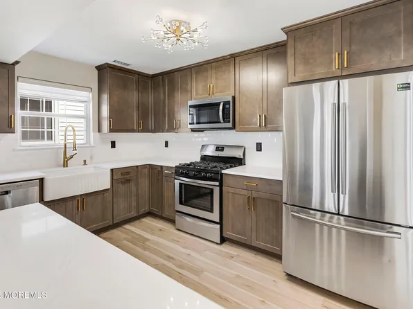 103 Hyacinth Ln, Freehold, NJ 07728