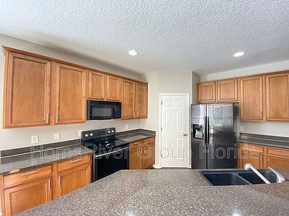 4th image of 13671 Devan Lee Dr E