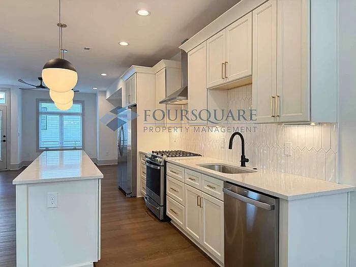 1000 Addison Pl #102 — Photo 13