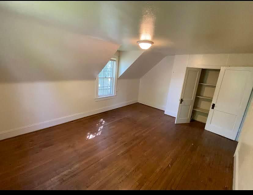1st image of 812 Oak St