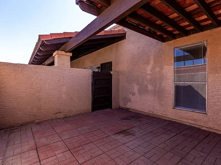 615 N Arrowhead Dr — Photo 27