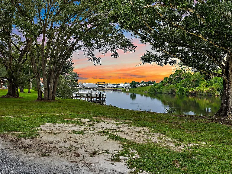12955 SW Kanner Hwy — Photo 8