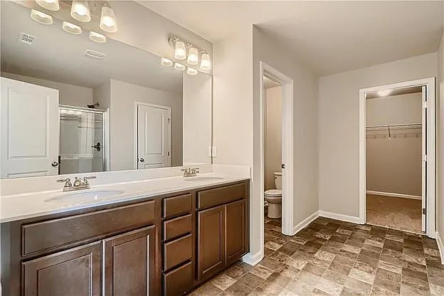 6811 Lancaster Xing — Photo 10