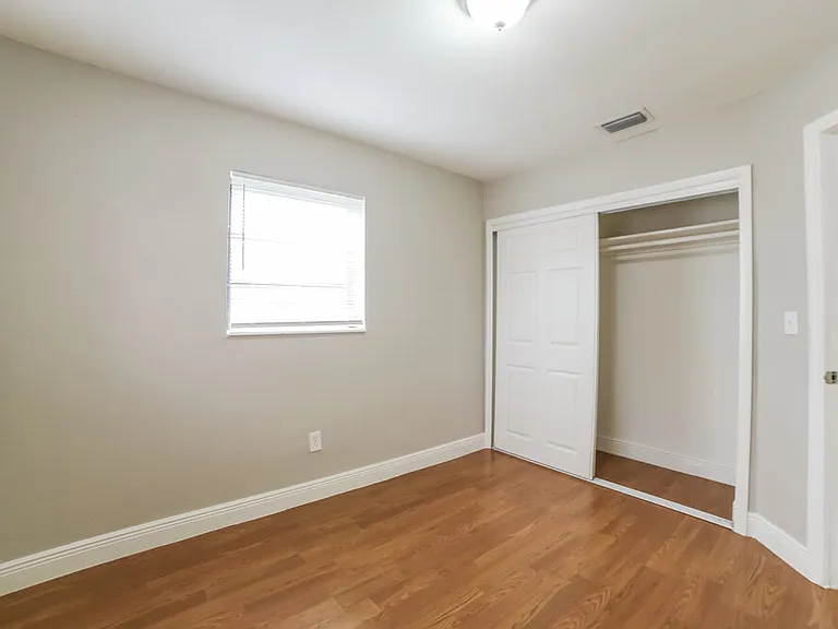 13620 Monroe St — Photo 13