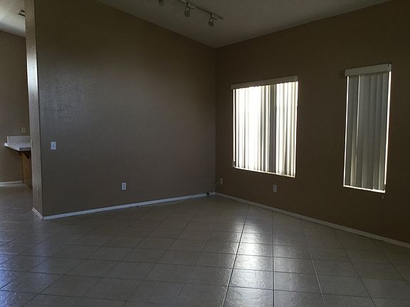 4th image of 2722 W White Pine Ave