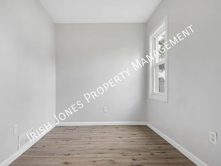 529 Winslow Ave #UPPER — Photo 15