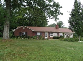 1090 Breezy Ridge Rd, Woodlawn, VA 24381