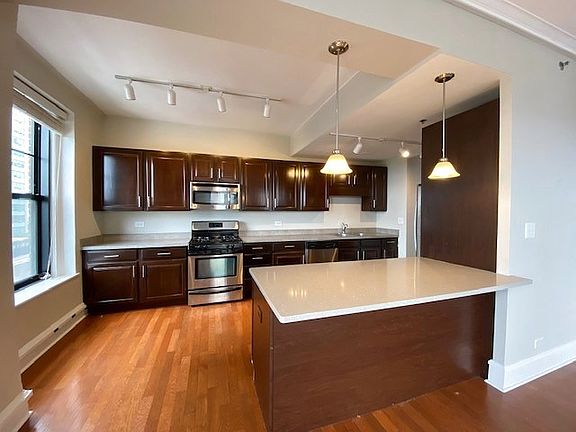3rd image of 415 W Belmont Ave #408