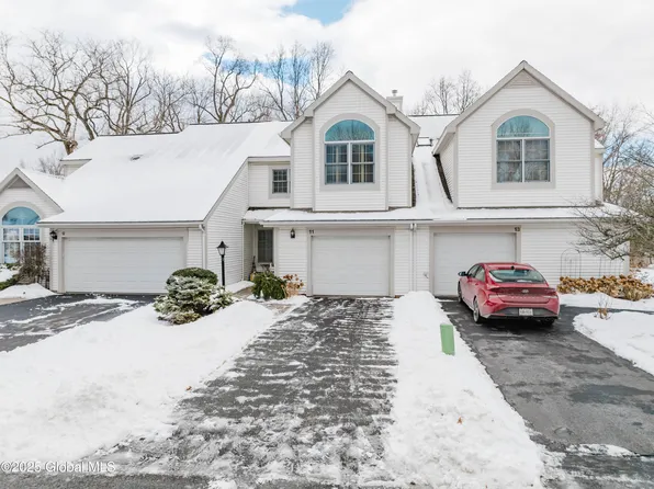 11 Malibu Hill, Rensselaer, NY 12144