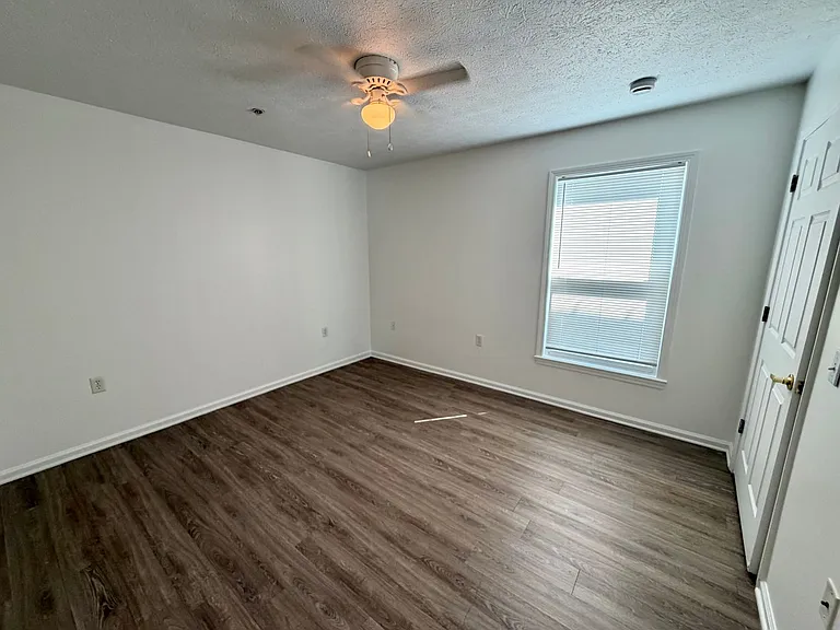9119 Laird St — Photo 11