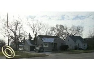 1427 W Nine Mile Rd photo 1