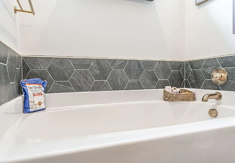 21 Solomon Dr — Photo 16