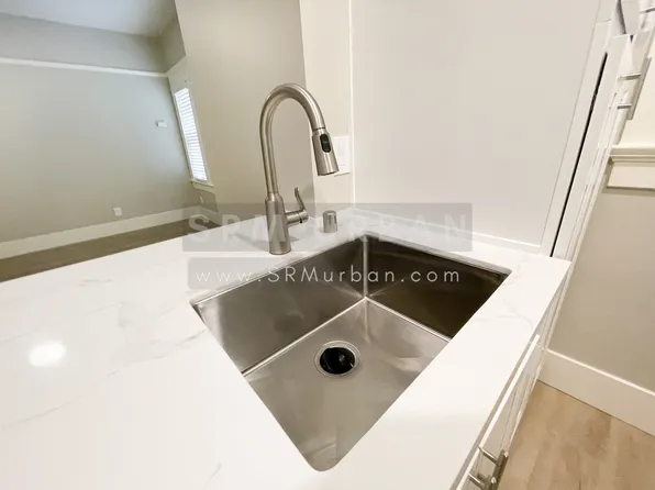1556 8th Ave #12, San Diego, CA 92101