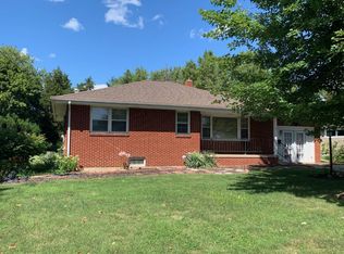 603 W North St, Abingdon, IL 61410