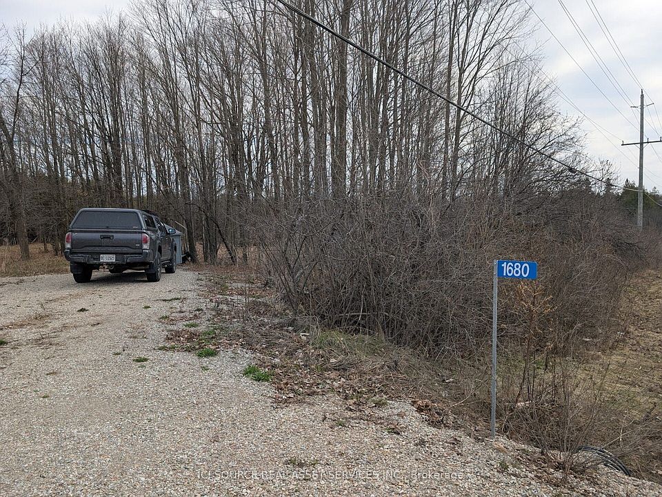 1st image of 1680 Rideau Ferry Rd