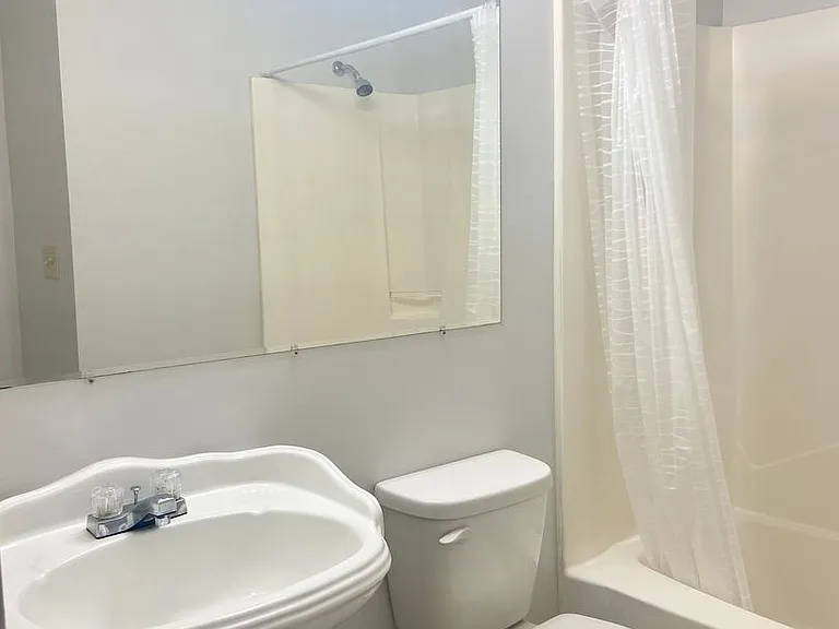 2422 Johnson Dr — Photo 7