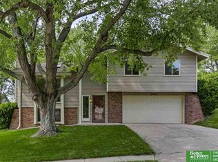 2744 N 131st Cir, Omaha, NE 68164