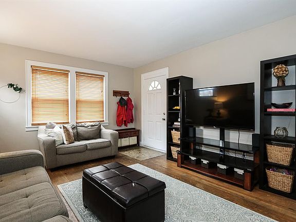 4th image of 3859 O Leary Ave