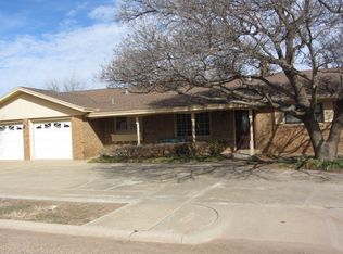 907 17th St, Ralls, TX 79357