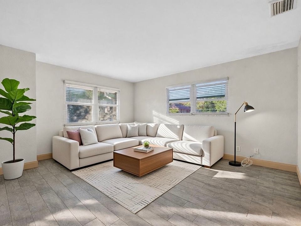 1st image of 535 12th Ave NE APT 3