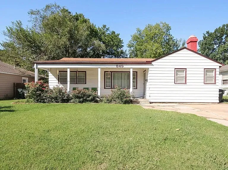 849 Lexington Rd — Photo 1