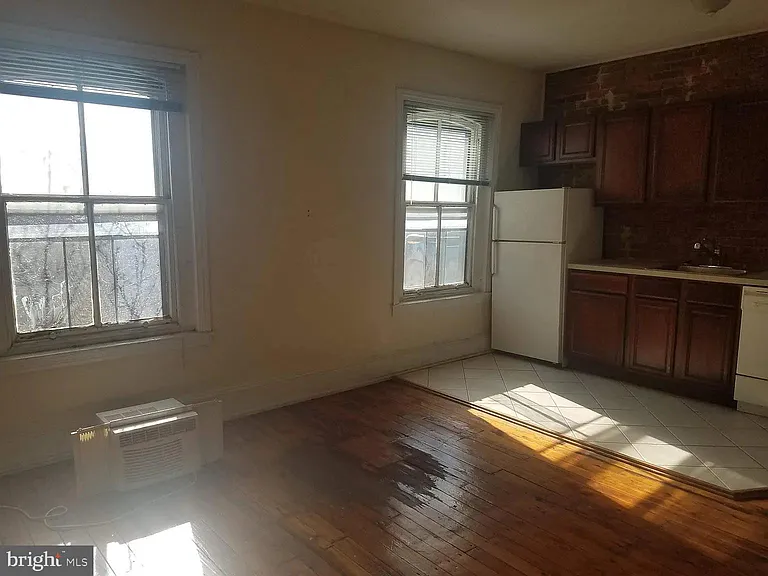 1919 Spring Garden St #3F — Photo 2
