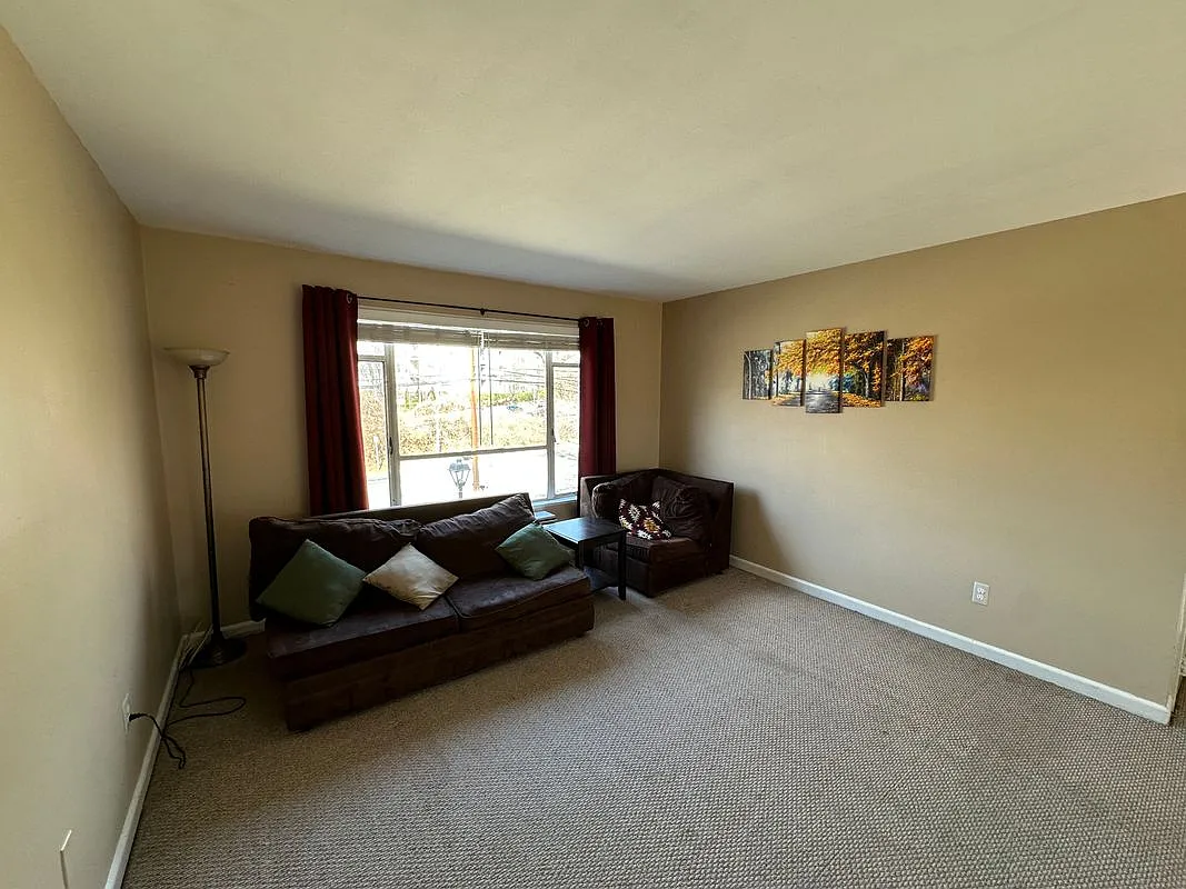 2 bed, 1.0 bath, 842 sqft, $2,100 — Photo 4