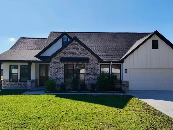 237 Crestview Dr, West Columbia, TX 77486