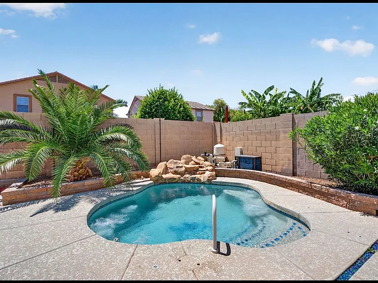 697 W Oak Tree Ln — Photo 28