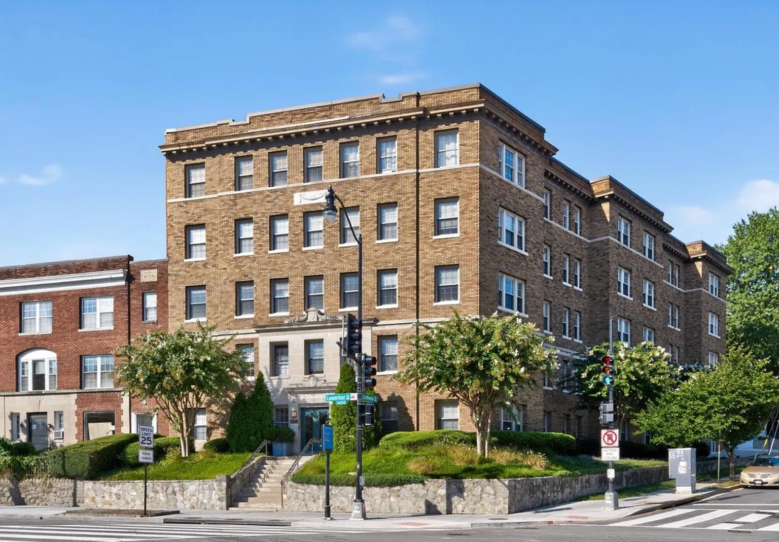 1 bed, 534 sqft, $2,100 — Photo 1