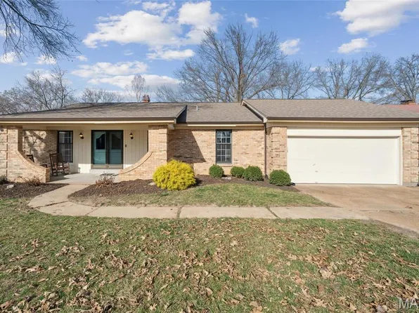 5119 Olde Silver Pl, Saint Louis, MO 63128