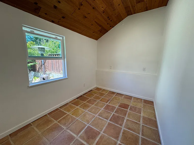 5025 Soquel Dr — Photo 5