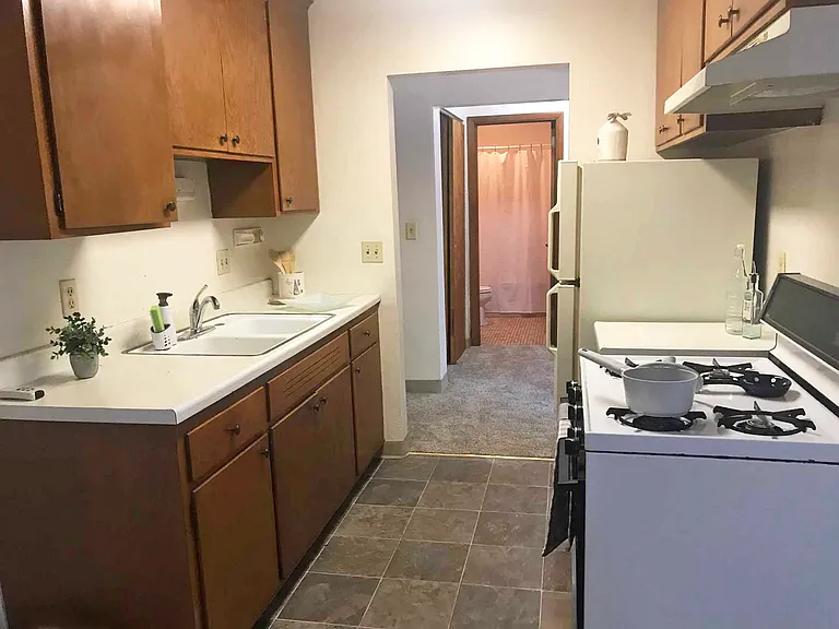 Richfield Square Apartments — Photo 36