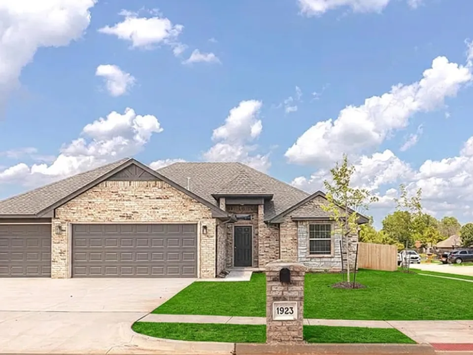 1923 W Flintlock Way
