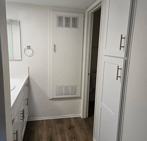 3821 Franklin Ave #1 — Photo 16