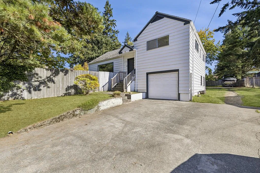 12718 5th Ave. NE - 3 bedrooms — Photo 1