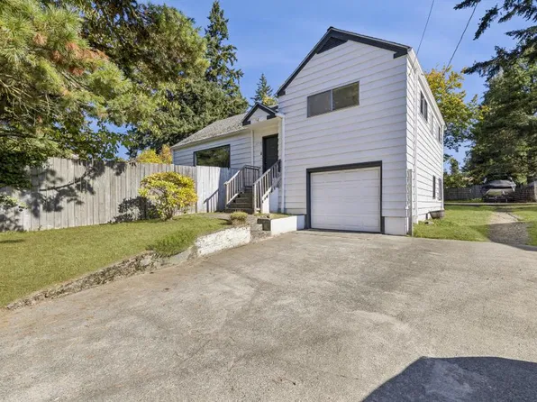 12718 5th Ave NE, Seattle, WA 98125
