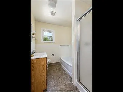2557 Hilyard St — Photo 8