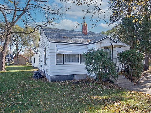 2nd image of 226 32nd Ave N