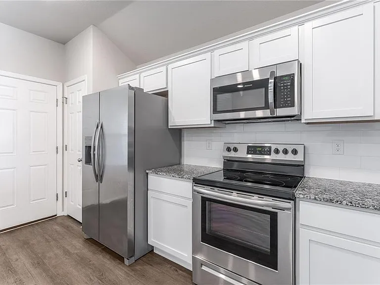 980 E Starling St — Photo 9