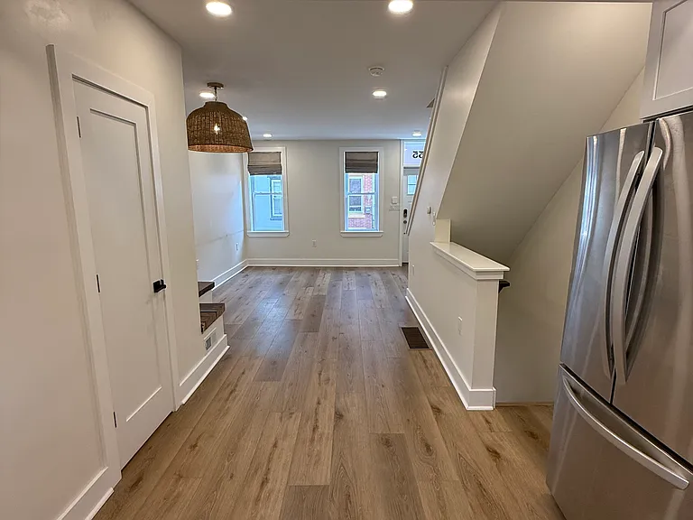 155 W Palmer St — Photo 3