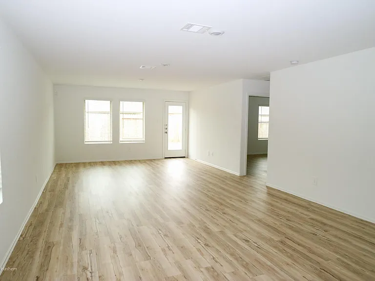 21811 Hickory Springs Ct — Photo 9