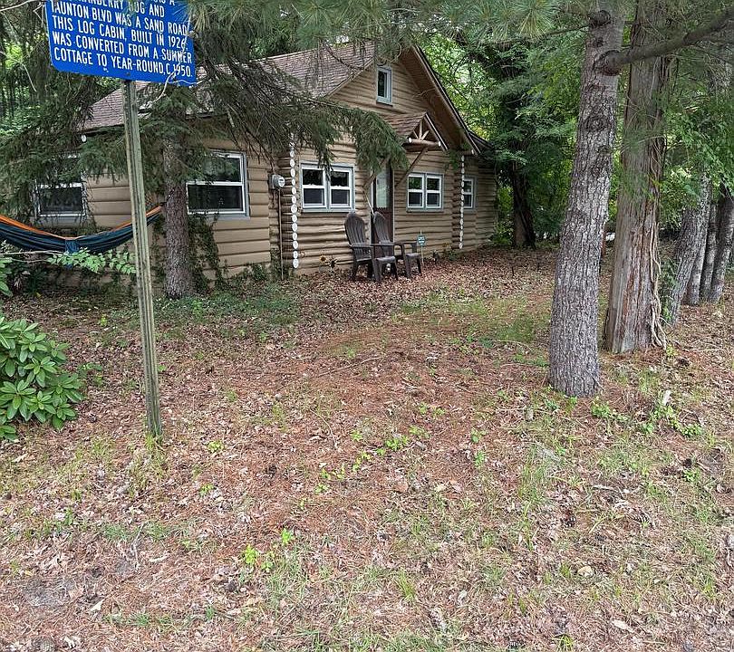 1st image of 134 Taunton Blvd
