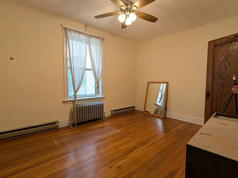 1304 W Elmdale Ave #1 — Photo 5